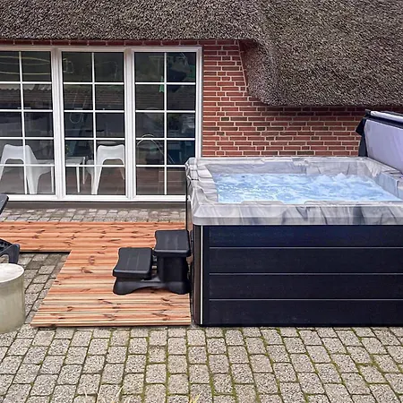 Pet Friendly In With Kitchen Ulfborg